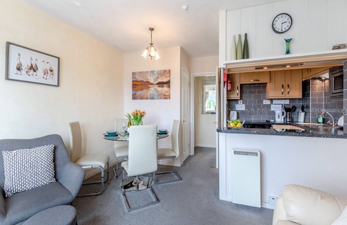 Bowness-on-Windermere Cottage | Idyllic Lakeview Apartment in Bowness with Family-Friendly Perks