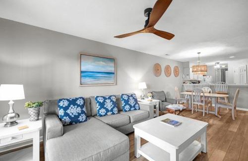 Pawleys Island Villa | 2 Bedroom Golfer's Getaway Sleeps 5