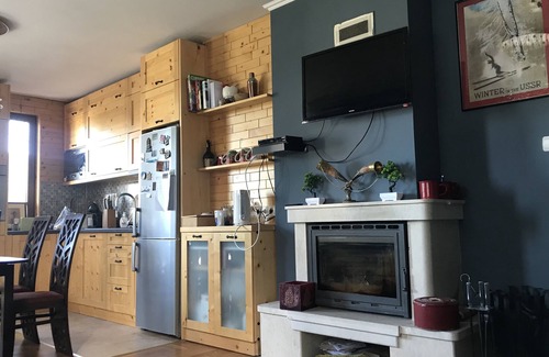 Shiligarnika Apartment | Cozy 2 Bedroom Gondola Ski Flat with Pool and Breakfast