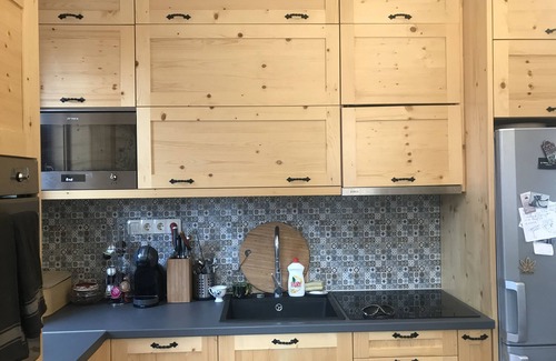 Shiligarnika Apartment | Cozy 2 Bedroom Gondola Ski Flat with Pool and Breakfast