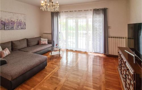 Mihotici Apartment | Pet-Friendly 2 Bedroom Apartment in Pobri - Rated 8/10