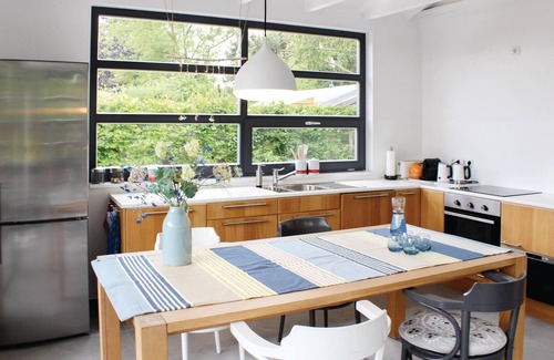 Municipality of Noordwijk House | Inviting 2-Bedroom Accommodation with Ocean Views in Noordwijk