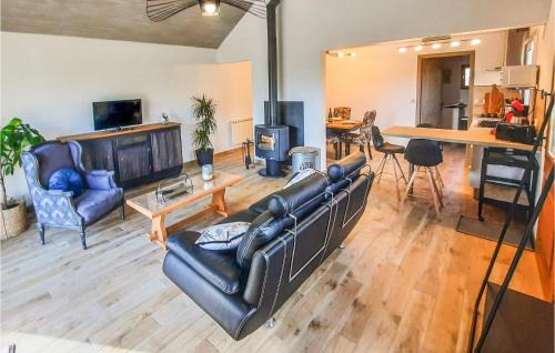 Brehan House | Family-Friendly Retreat in Bréhan with Free WiFi Access