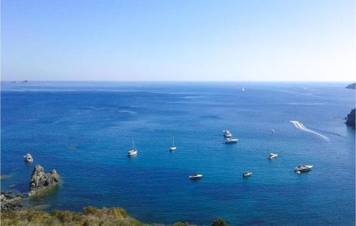 Cavo House | Pet-Friendly Retreat with Sea Views in Cavo