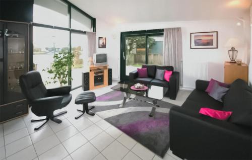 Lemmer House | Inviting 2 Bedroom Home in Lemmer - Family & Pet Friendly