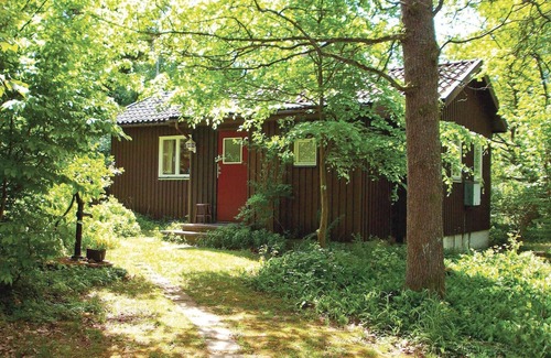 Hoor House | Cozy Cottage Retreat Near Höör: Spa & Lake Views Await