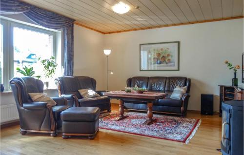 Region Hannover District House | Family-Friendly 2 Bedroom Home in Uetze with Great Reviews