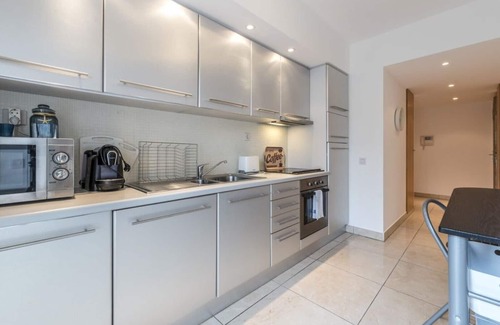 Telheiro Apartment | Modern 2 Bedroom Apartment at Award-Winning Lagos Marina