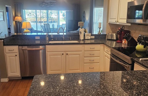 Osprey Village Condo | Stunning 2 Bedroom Condo in Osprey with Pool & Spa