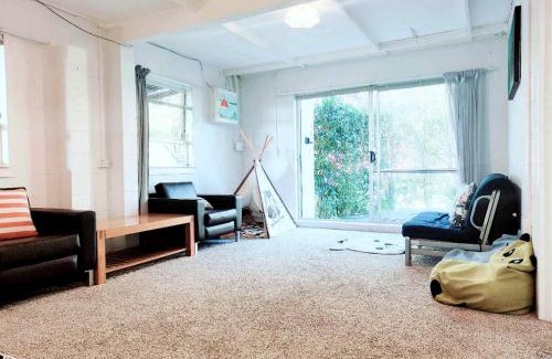 Glenfield Villa | Family-Friendly 2-Bedroom Suite in North Shore - Rated 9.3