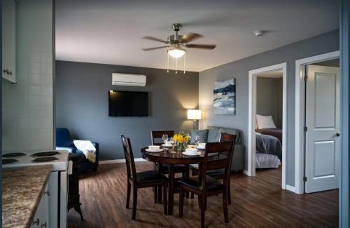 Roseneath House | Ideal 2 Bedroom Harbor Front Condo with Pet-Friendly Perks