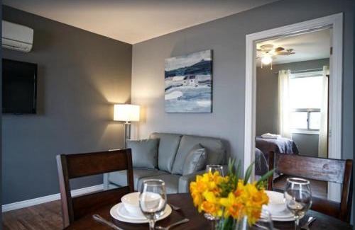 Roseneath House | Pet-Friendly 2 Bedroom Harbor Front Condo for Your Family
