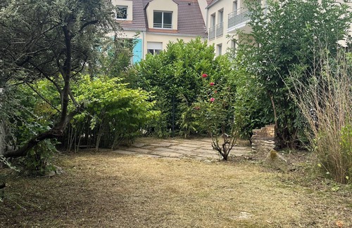 Mezieres-sur-Seine House | 2-BEDROOM HOUSE WITH GARDEN FOR 4 ADULTS AND ONE CHILD