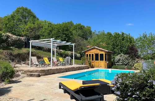 Laguepie Cottage | Cozy 2 Bedroom Cottage with Pool for Your Next Getaway