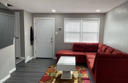Darby House | 2 Bedroom Home In Darby(15 Min From Phila Airport)