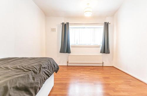 Bootle House | Cozy 2 Bedroom Home with Netflix in a Great Area