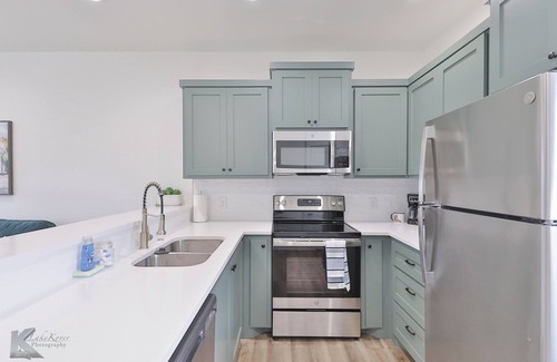 Abilene Condo | Perfect 2-Bedroom Condo in Abilene with Hot Tub & AC
