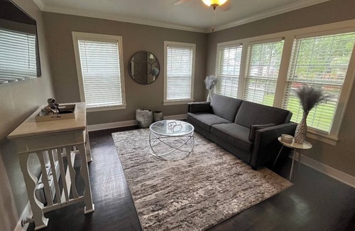 Bacliff House | 2 bedroom house 7 minutes away from kemah boardwalk and close to Galveston bay.