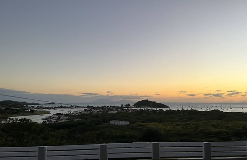 Jennings House | Relaxing 2-Bedroom House with Ocean Views & Pool Access