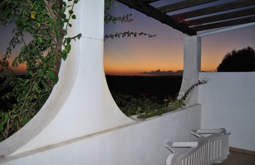 Lagos House | Peaceful 2-Bedroom House with Ocean Views Near Lagos