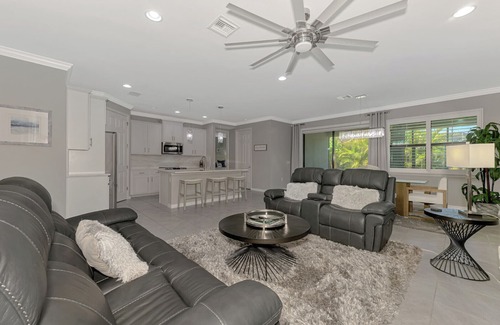 Gran Paradiso House | 2-bedroom house in Venice-Wellen Park - Short-Term Rental - 2 Months Minimum