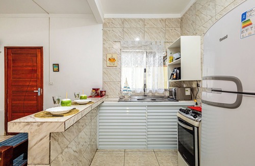 Quietude House | Cozy 2 Bedroom House with Barbecue Near Tupi x Ocian Beach