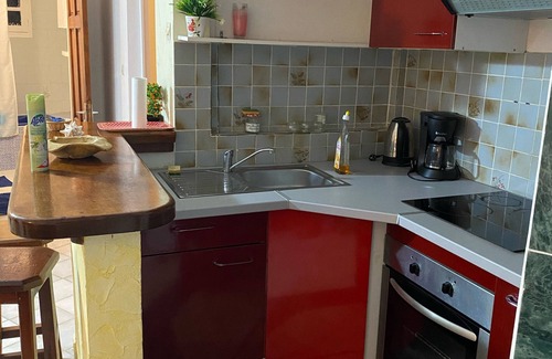 L'Houezel Apartment | Cozy Hummingbird Apartment with Ocean View and Breakfast