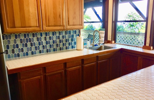 Holualoa House | Idyllic 2 Bedroom Coffee Farm with Ocean Views in Kona