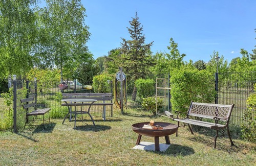 Mecklenburgische Kleinseenplatte Apartment | Comfortable 2-Bedroom Retreat in Mirow with Lake Views