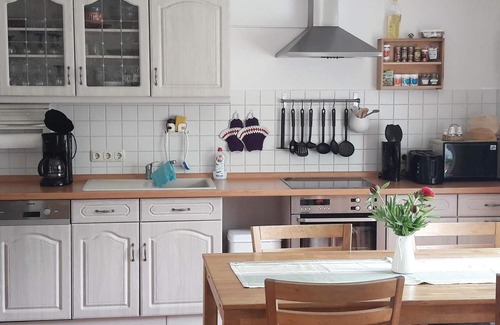 Muritz House | Exceptional 2 Bedroom Stay in Alt Schwerin with Lake View