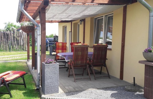 Muritz House | Exceptional 2 Bedroom Stay in Alt Schwerin with Lake View