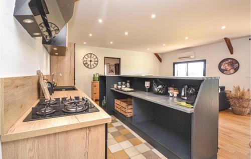Berre-l'Etang House | Immaculate 2 Bedroom Home with Pool in Berre Letang