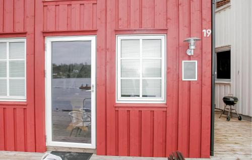 Sjernarøy House | Cozy 2 Bedroom Home with Oceanfront Views in Sjernary