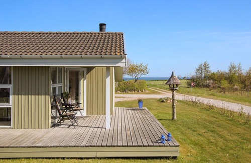 Samsø House | Comfortable 2-Bedroom Stay with Spa and Breakfast in Samsø