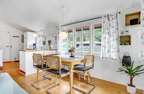Nordost House | Charming Cottage with Ocean Views Near Lyngså Beach