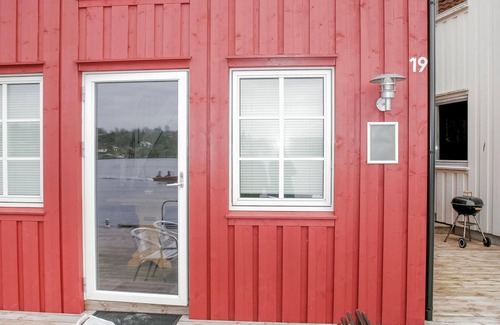 Sjernarøy House | Experience Family Fun in a Beautiful Waterfront Home