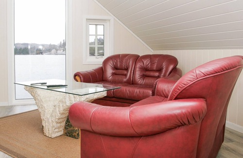 Sjernarøy House | Experience Family Fun in a Beautiful Waterfront Home