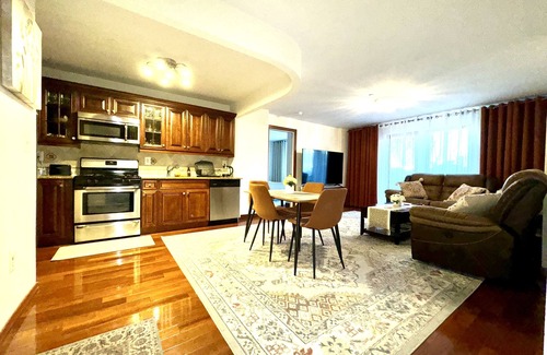 Brooklyn Apartment | Stylish 2 Bedroom Apartment in Vibrant New York City