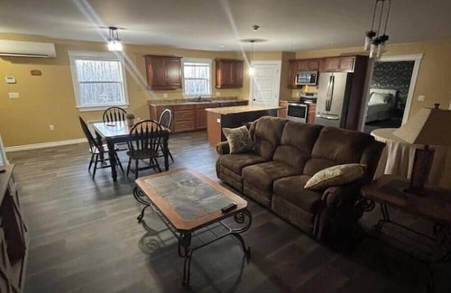 Albany Apartment | 2 bedroom nestled in the woods