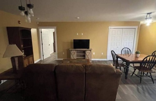 Albany Apartment | 2 bedroom nestled in the woods