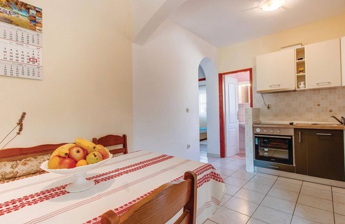 Cove Murtar Apartment | Exceptional 2-Bedroom Accommodation with Ocean Views