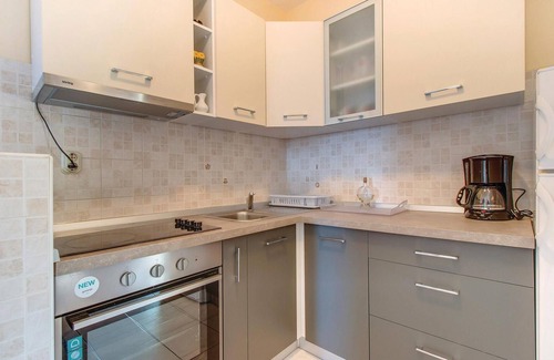 Cove Murtar Apartment | Exceptional 2-Bedroom Accommodation with Ocean Views