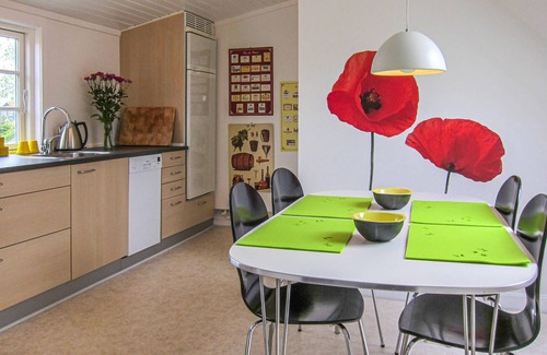 Gudhjem Apartment | Spacious 2-Bedroom Stay with Ocean Views in Gudhjem