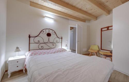 Bee House | Charming Retreat in Albagnano Di Bee with Kitchenette