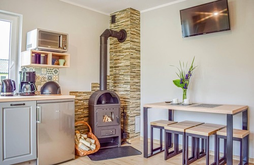 Darlowo House | Inviting Holiday Home in Glnówko with Pool and Lake View