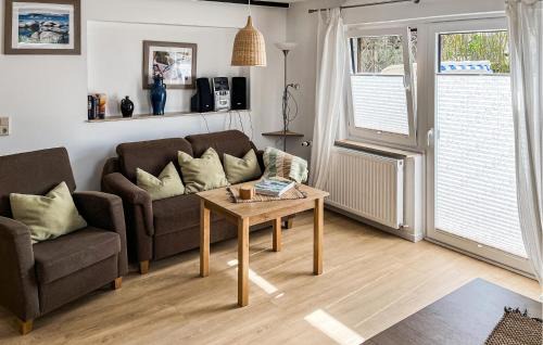 Mariendorf House | Guest Rated 10/10: Home in Mariendorf with Kitchen