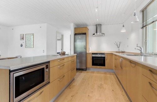 Lyngsbæk Strand House | Relaxing Getaway: Family-Friendly Vacation Home near Ebeltoft