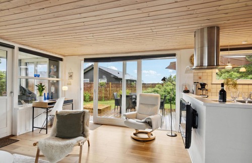 Hjørring House | Pet-Friendly 2 Bedroom Retreat with Ocean Views in Hjørring