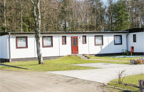 Oberohe House | Inviting Home in Faberg-heidesee with Pool and Kitchen