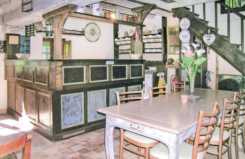 Carentoir House | Family-Friendly 2 Bedroom Home in La Gacilly Awaits You